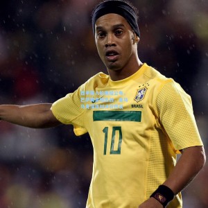 爱游戏入口|西甲第八轮赛程公布，巴萨黄金档出战，皇马马竞深夜对决引热议